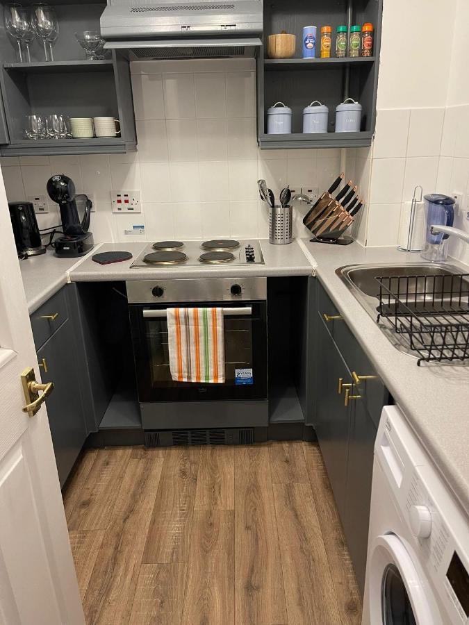 Stunning Studio Flat - Free Parking - 3 Min From Sutton Stationアパートメント エクステリア 写真